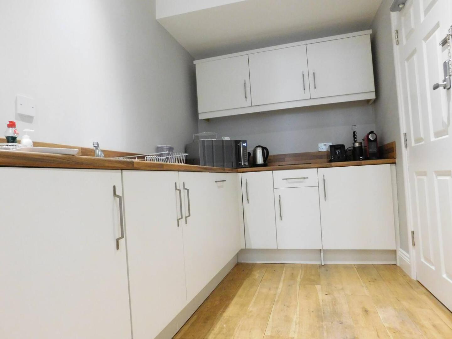 City Center Ground Floor Flat With Patio &Parking NWI Buitenkant foto