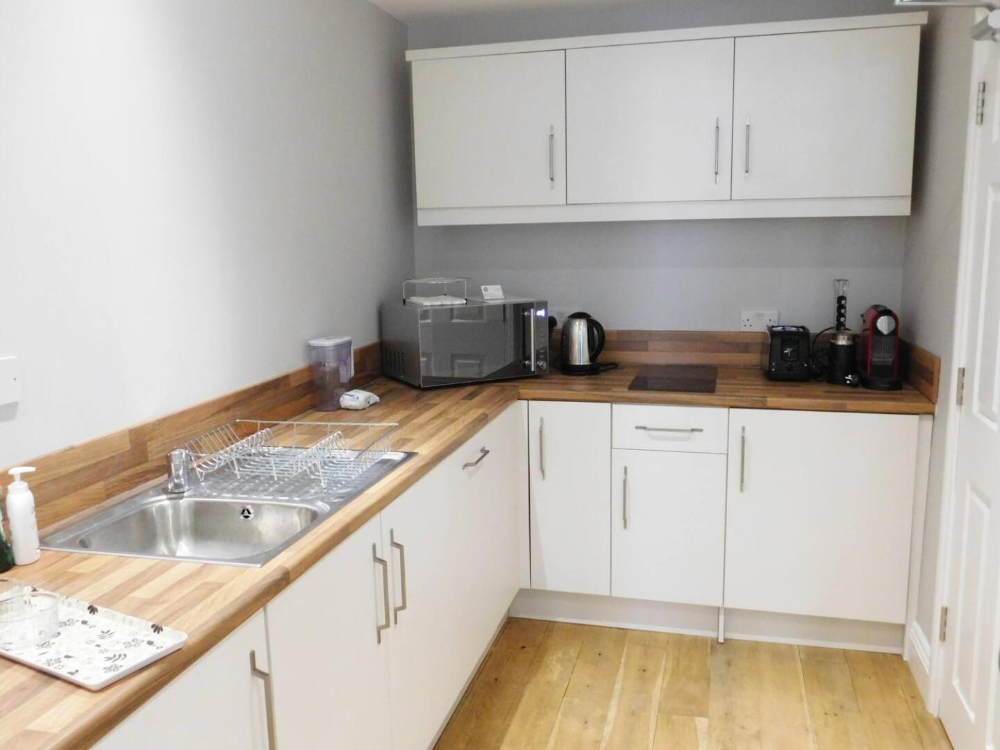 City Center Ground Floor Flat With Patio &Parking NWI Buitenkant foto