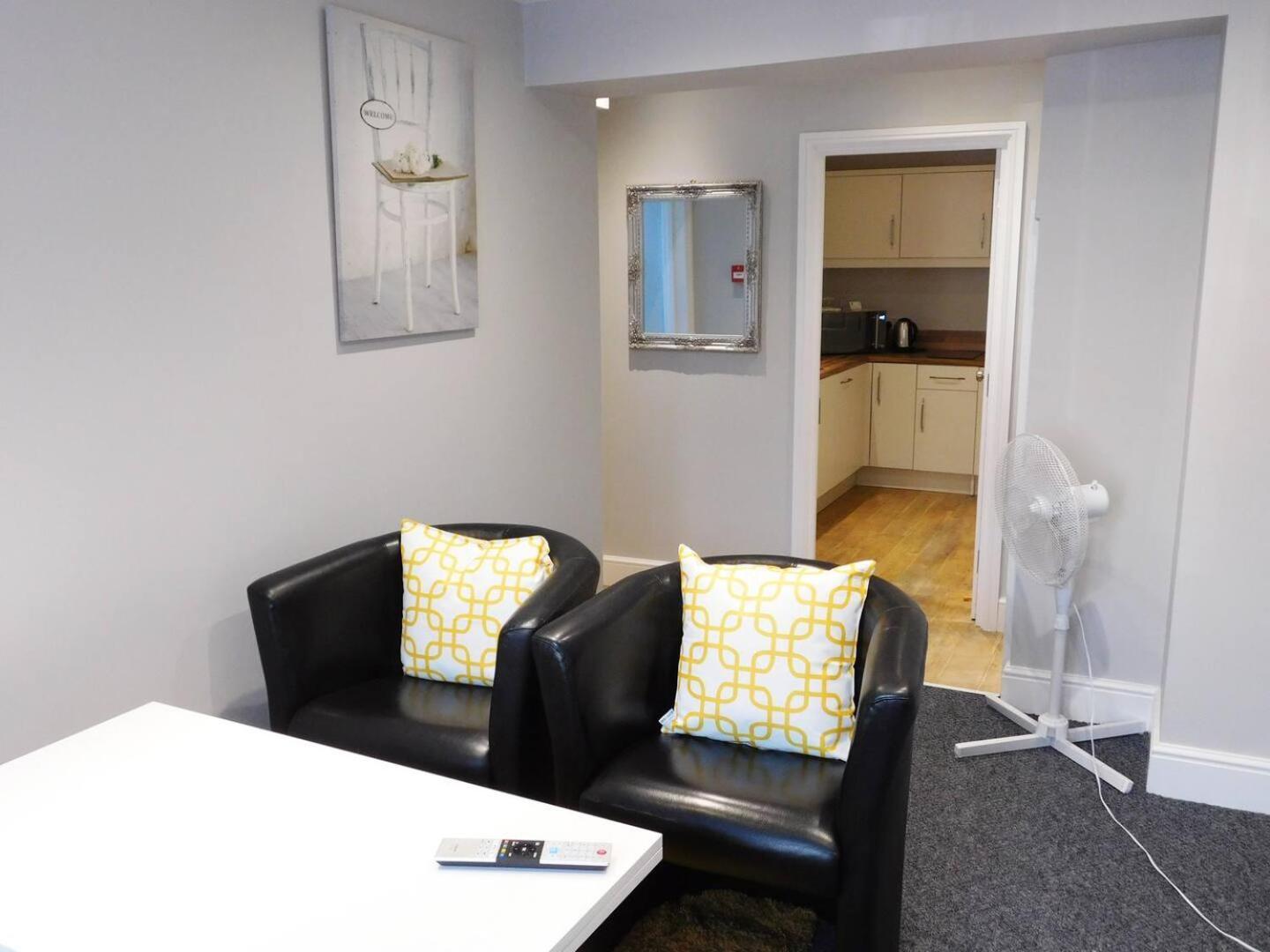 City Center Ground Floor Flat With Patio &Parking NWI Buitenkant foto