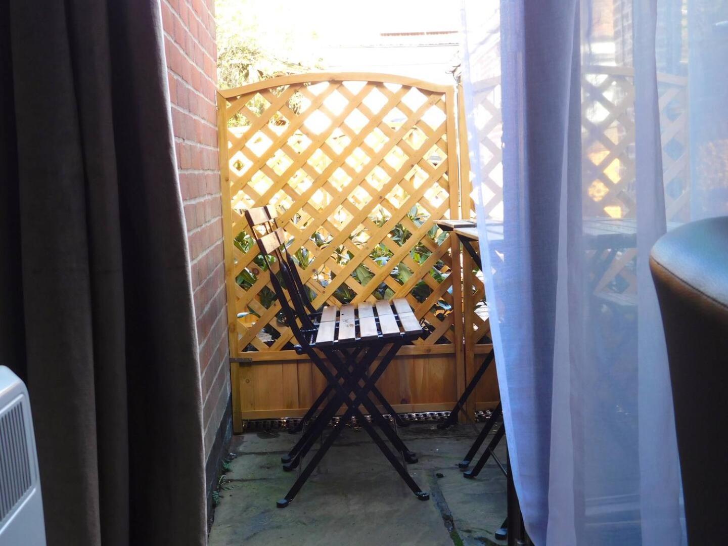 City Center Ground Floor Flat With Patio &Parking NWI Buitenkant foto